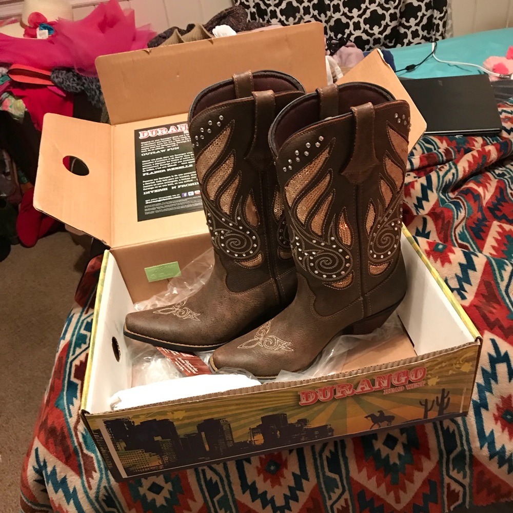 Durango cowboy boots size 9. NIB.
